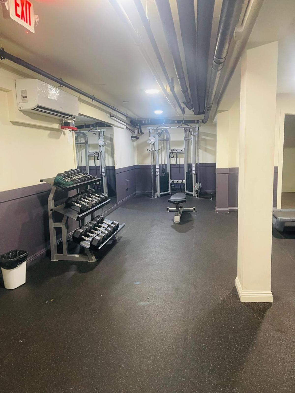 1 Bedroom 1 Bathroom Near Crypto Center * Los Angeles