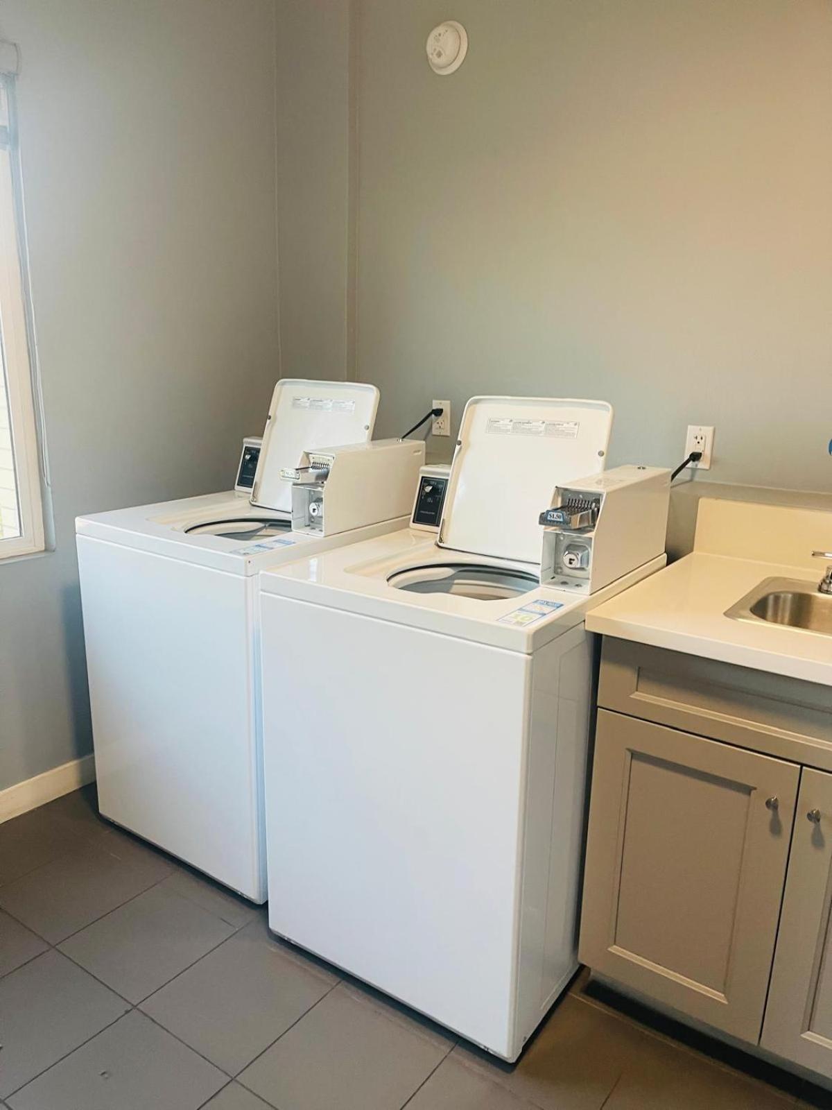 Appartement 1 Bedroom 1 Bathroom Near Crypto Center Los Angeles