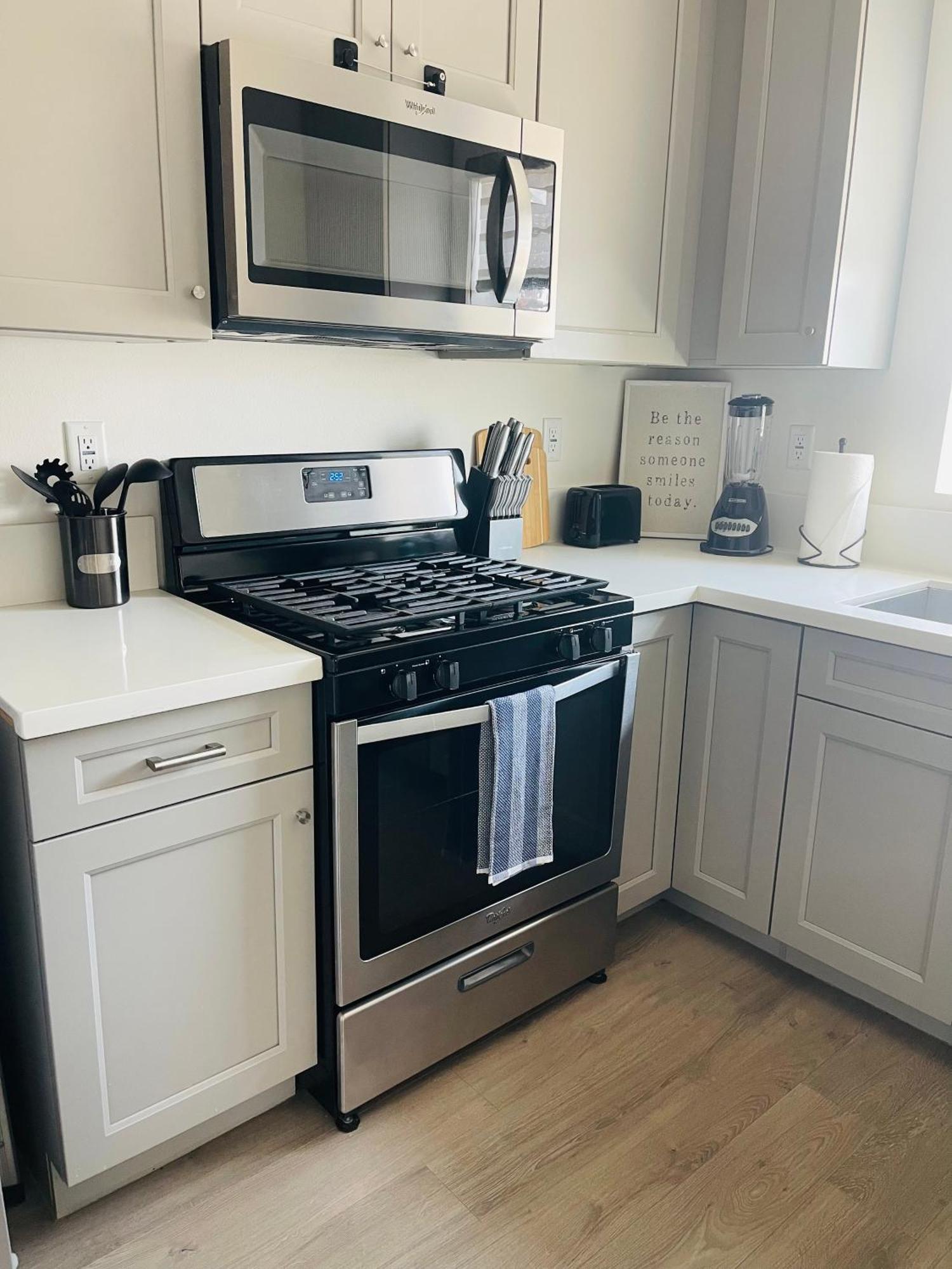 1 Bedroom 1 Bathroom Near Crypto Center Appartement *